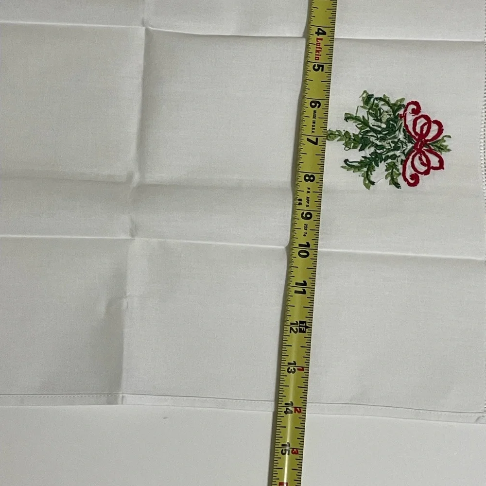 Holiday Greenery Embroidered White Cotton Guest Hand Towel